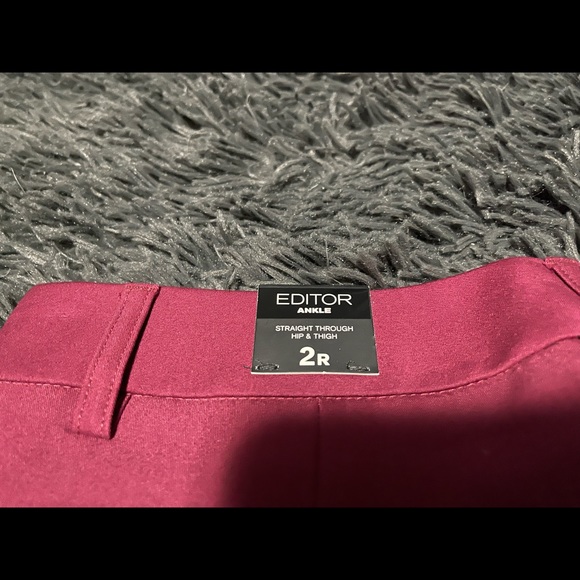 Gorgeous maroon express editor slacks. Size 2 - Picture 3 of 6